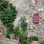 House In Sassa, Historic Tuscany Village, View Appartamento *